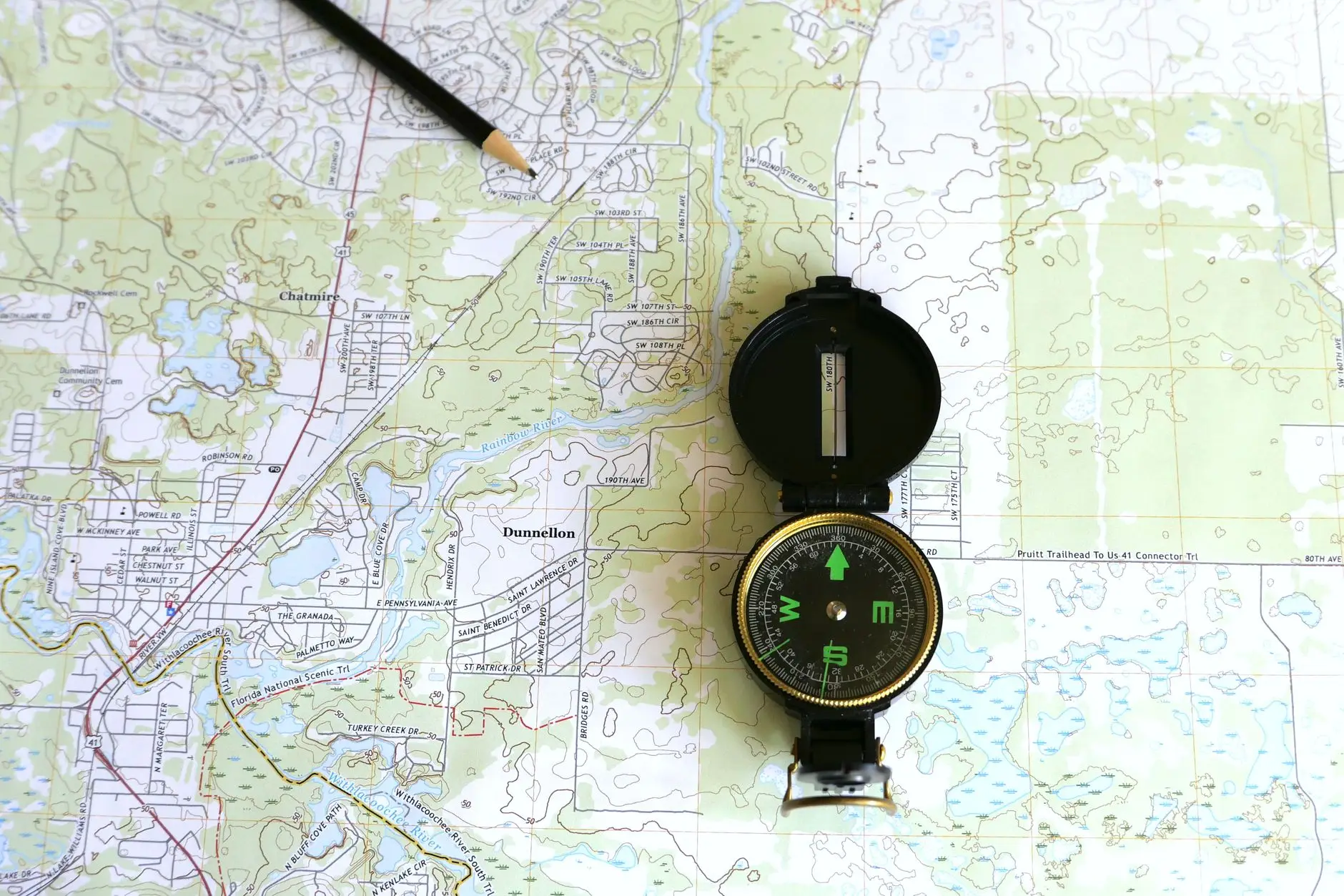topographic map with compass in dunnellon florida